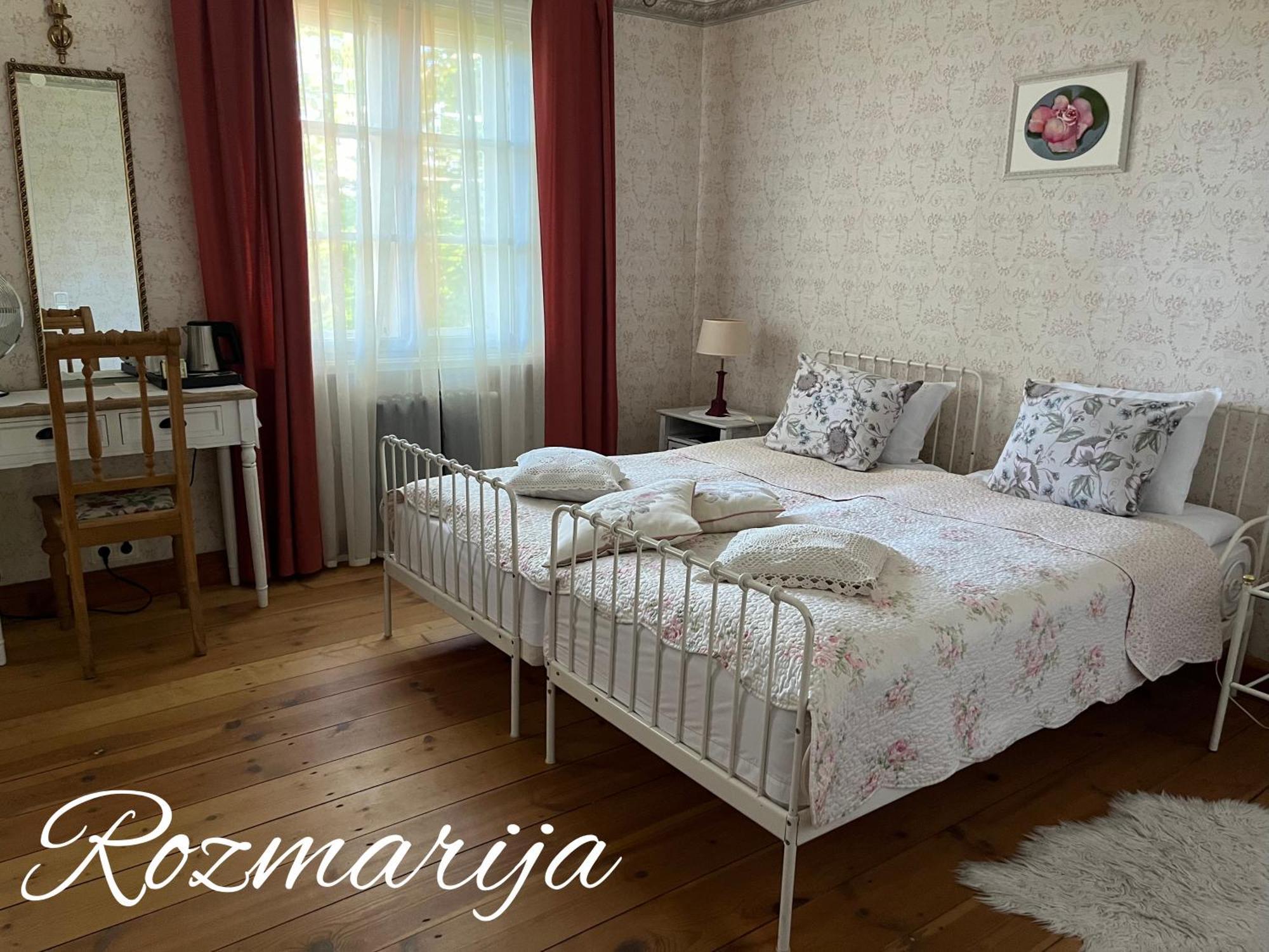 Hotel Ungurmuiza à Auciems Extérieur photo