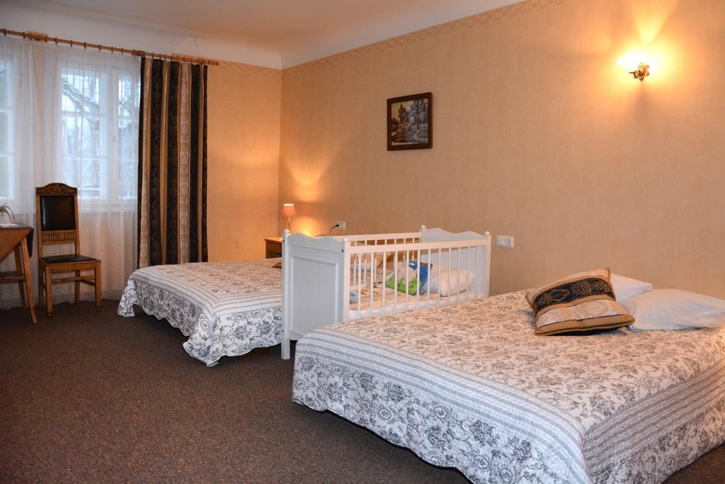 Hotel Ungurmuiza à Auciems Extérieur photo